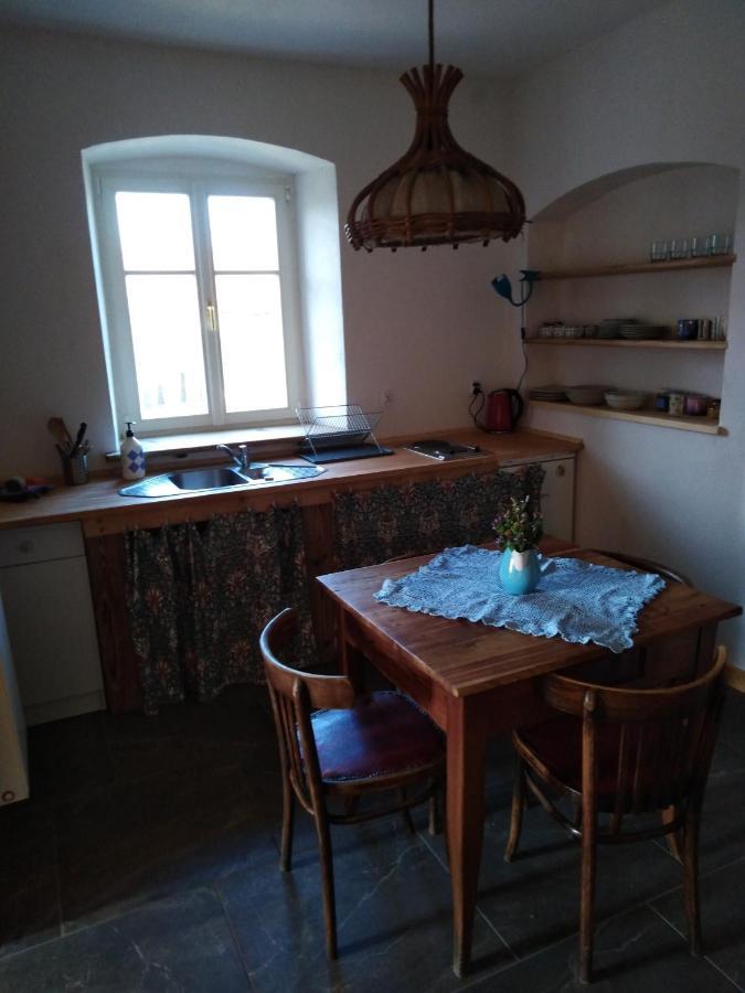 Vila Gosciniec Kaszarnia Kamienne Mirsk Exteriér fotografie