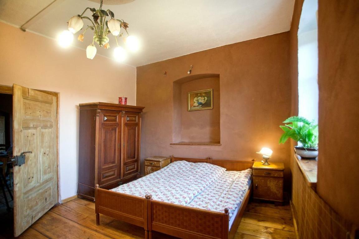 Vila Gosciniec Kaszarnia Kamienne Mirsk Exteriér fotografie